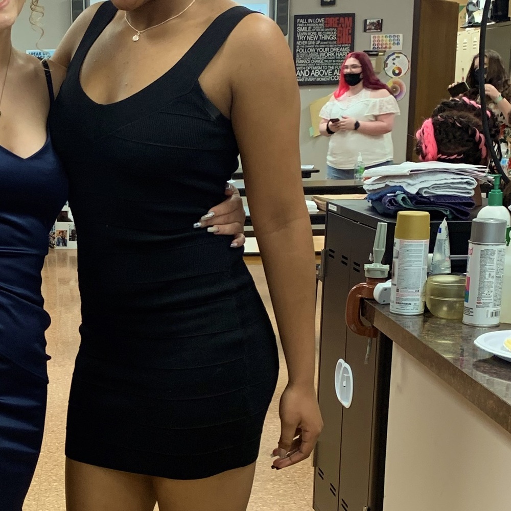 Black tight Guess dress